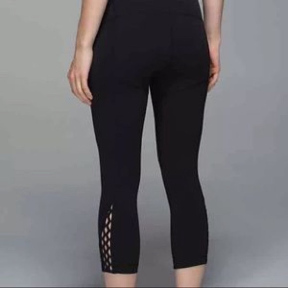 Lululemon cutout crop leggings